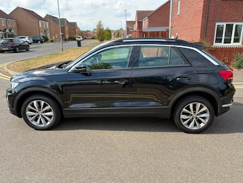 Used Volkswagen T-Roc 2020 for sale - 79671429: Photo