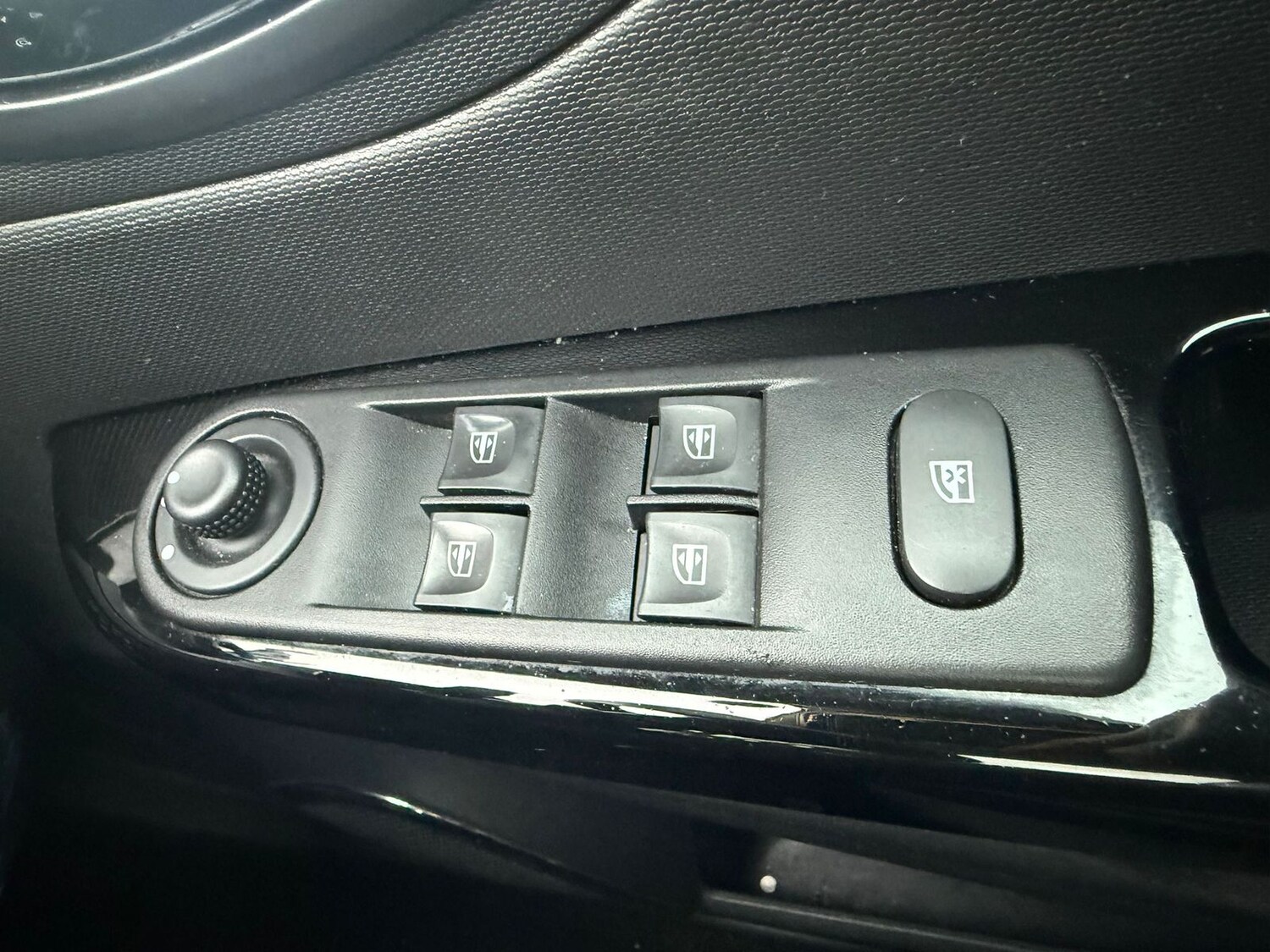 Used Renault Captur 2016 for sale - 77526252: Photo 12