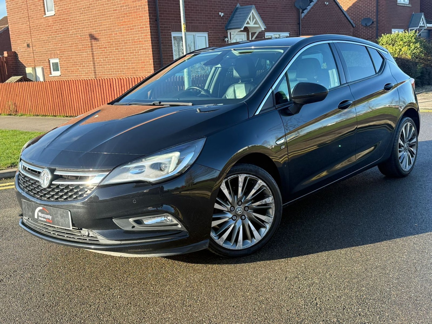Used Vauxhall Astra 2017 for sale - 77365618: Photo 2