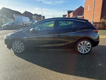 Used Vauxhall Astra 2017 for sale - 77365618: Photo