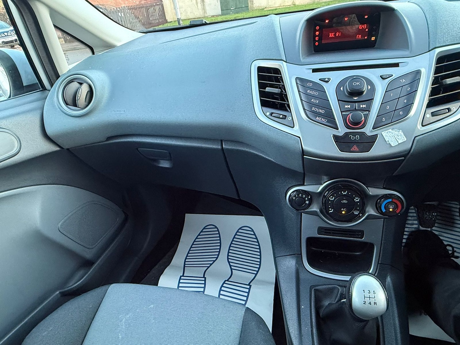 Used Ford Fiesta 2010 for sale - 77634713: Photo 21