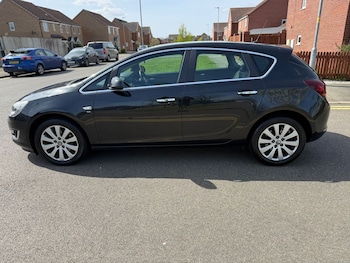 Used Vauxhall Astra 2012 for sale - 78198228: Photo