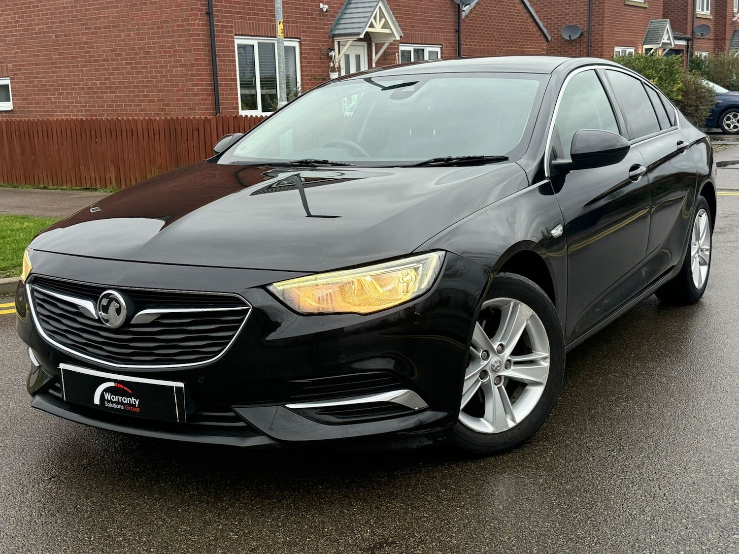 Used Vauxhall Insignia 2019 for sale - 77307777: Photo 2