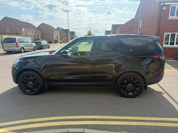 Used Land Rover Discovery 2019 for sale - 79305700: Photo