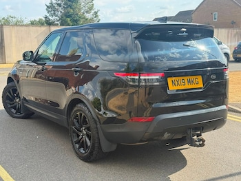 Used Land Rover Discovery 2019 for sale - 79305700: Photo
