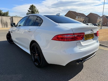 Used Jaguar XE 2018 for sale - 79342653: Photo