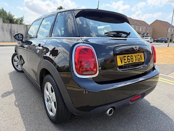 Used MINI Hatch 2018 for sale - 79363546: Photo