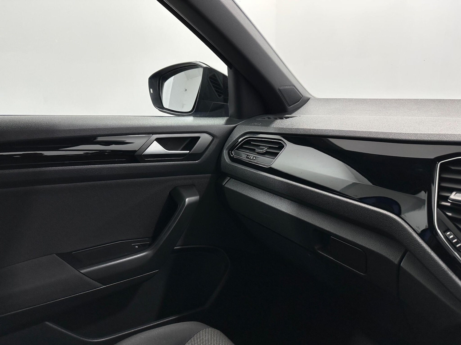 Used Volkswagen T-Roc 2021 for sale - 77344516: Photo 25