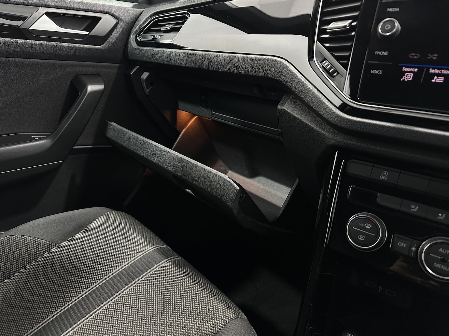 Used Volkswagen T-Roc 2021 for sale - 77344516: Photo 26