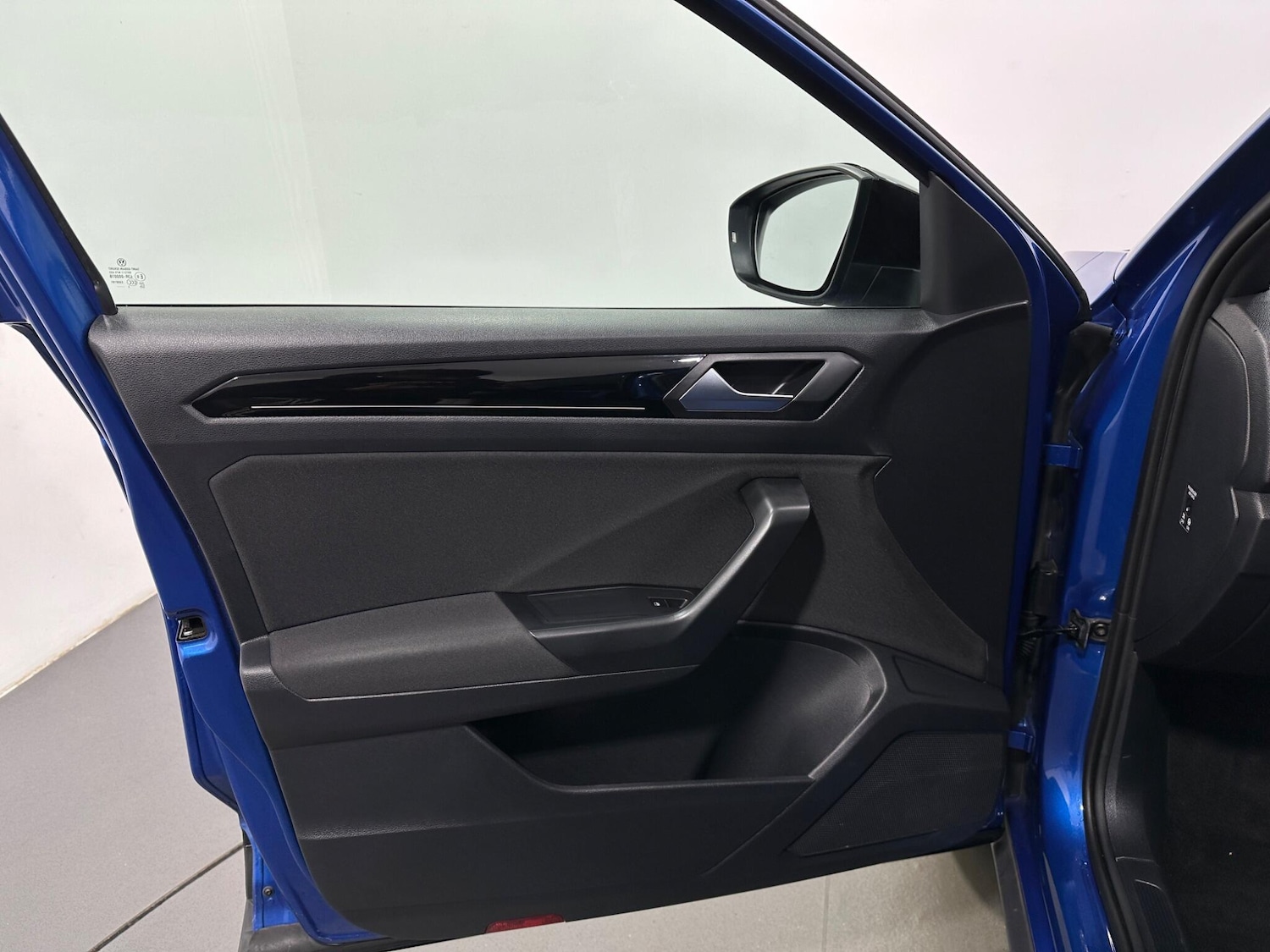 Used Volkswagen T-Roc 2021 for sale - 77344516: Photo 35