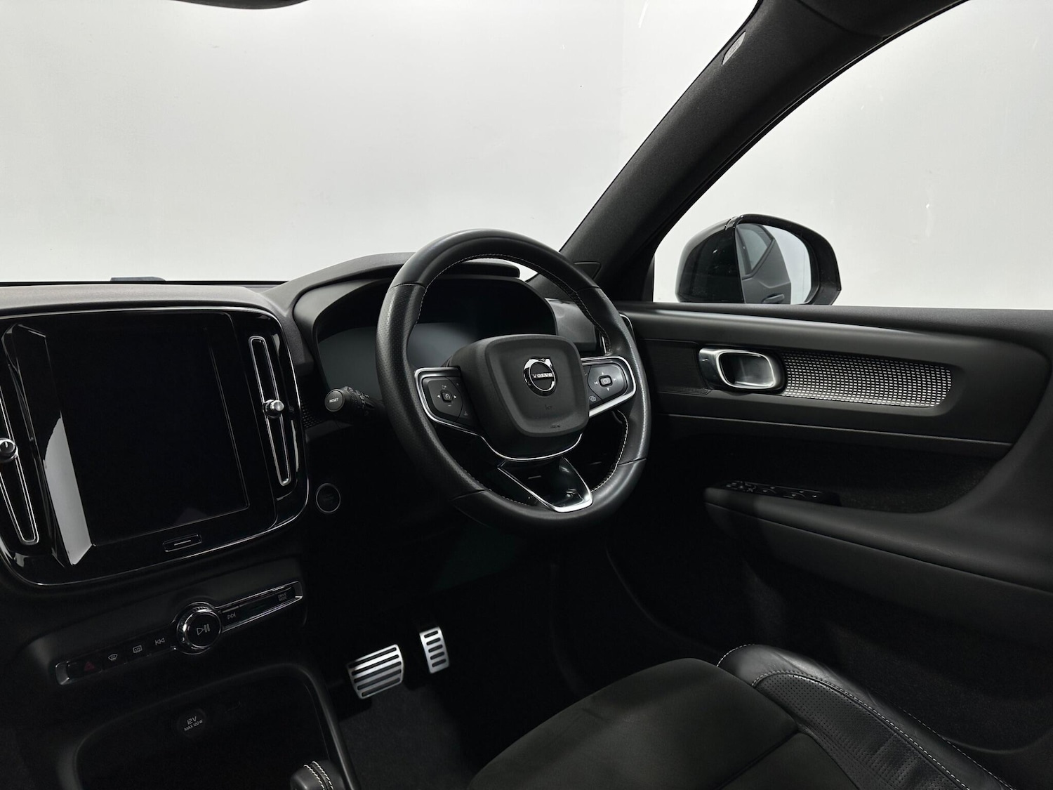 Used Volvo XC40 2021 for sale - 76878815: Photo 11