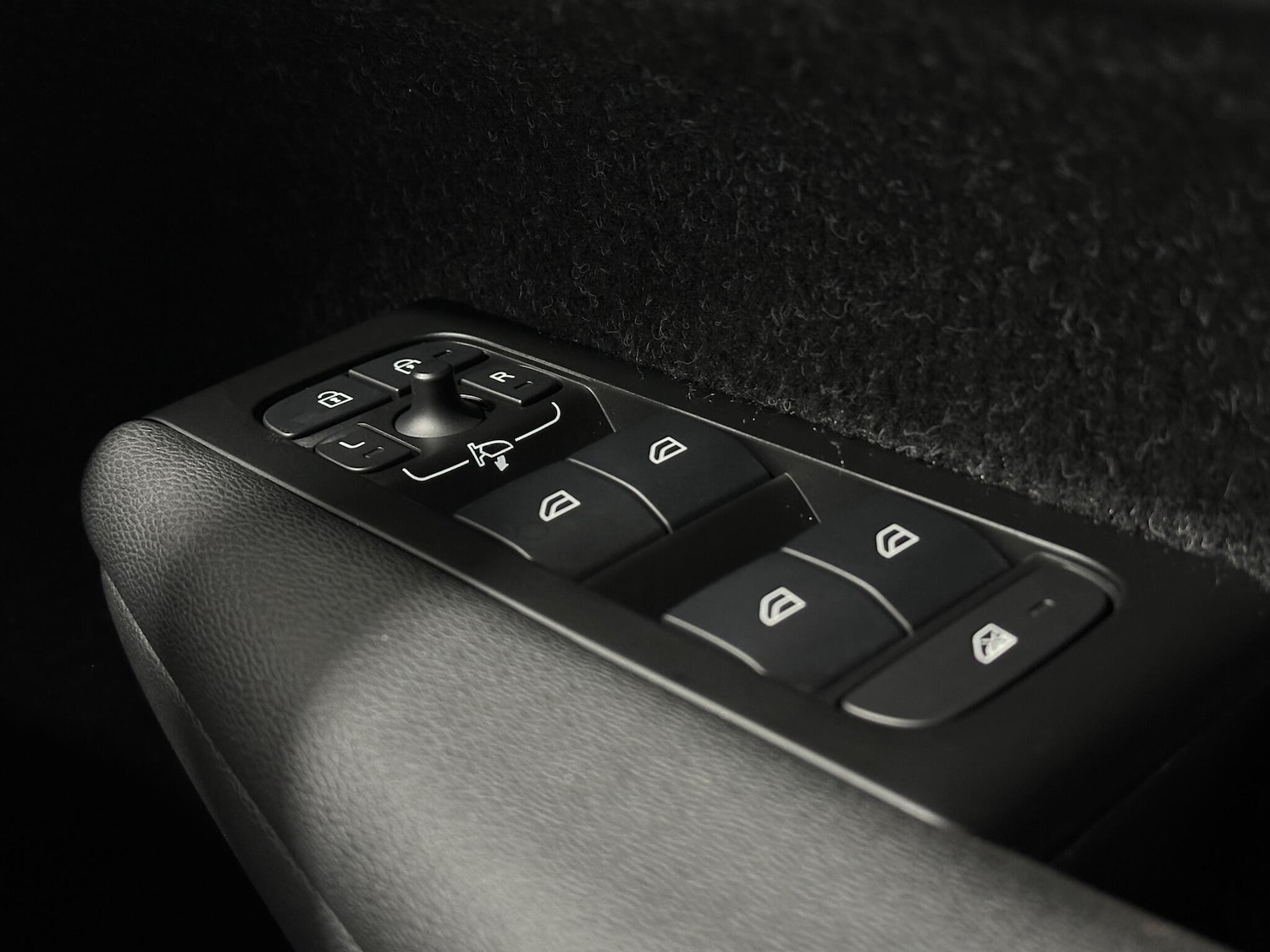 Used Volvo XC40 2021 for sale - 76878815: Photo 18