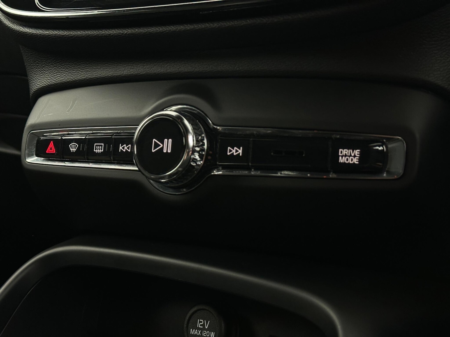 Used Volvo XC40 2021 for sale - 76878815: Photo 20