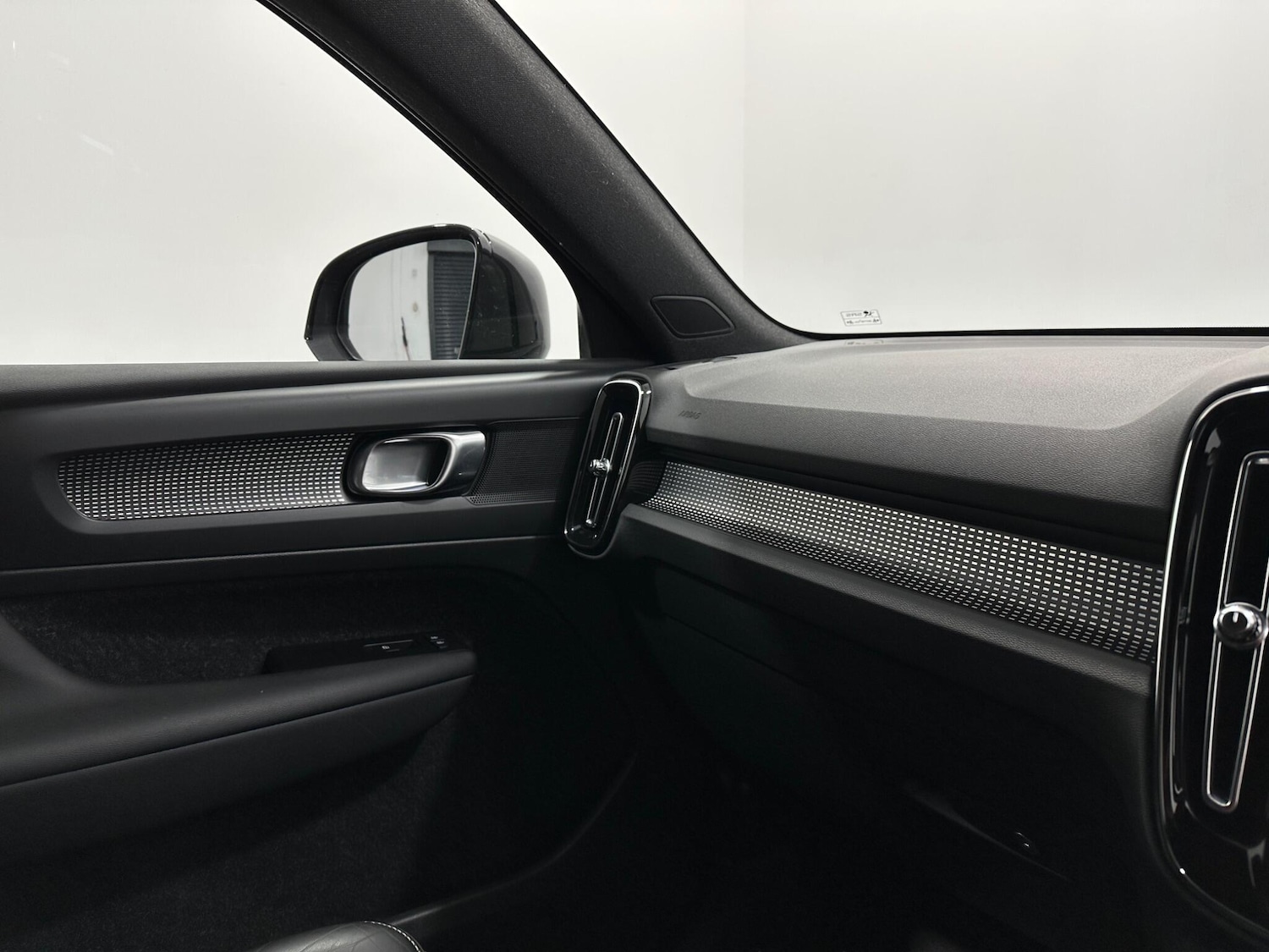 Used Volvo XC40 2021 for sale - 76878815: Photo 25