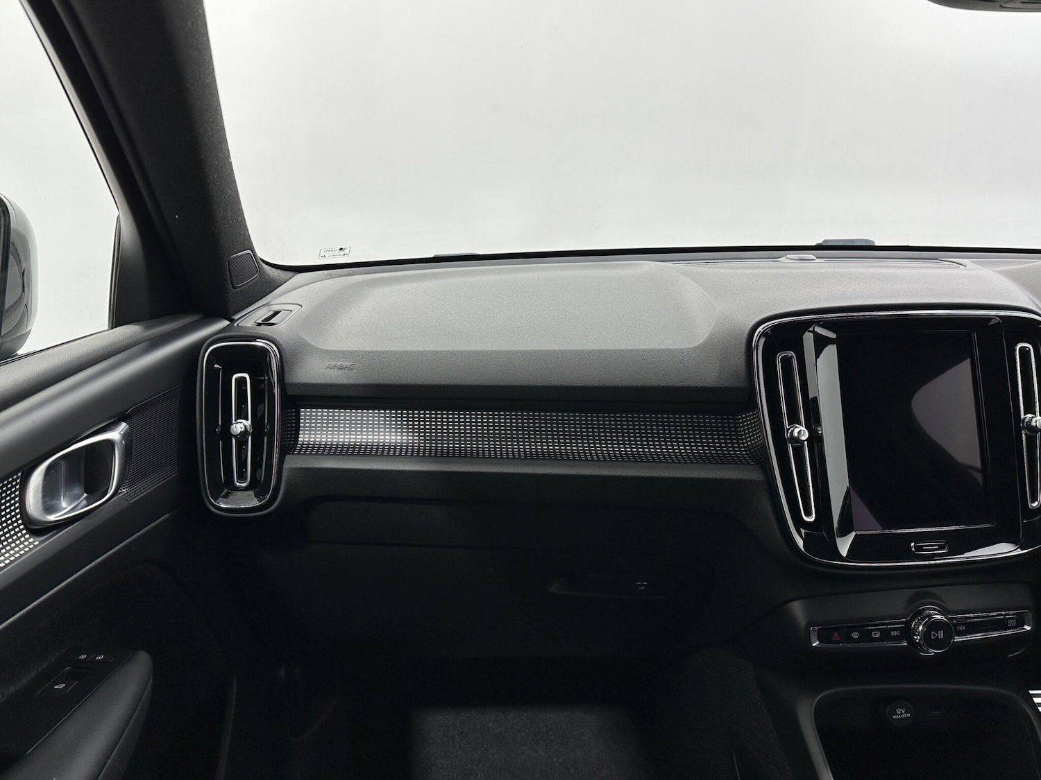 Used Volvo XC40 2021 for sale - 76878815: Photo 27