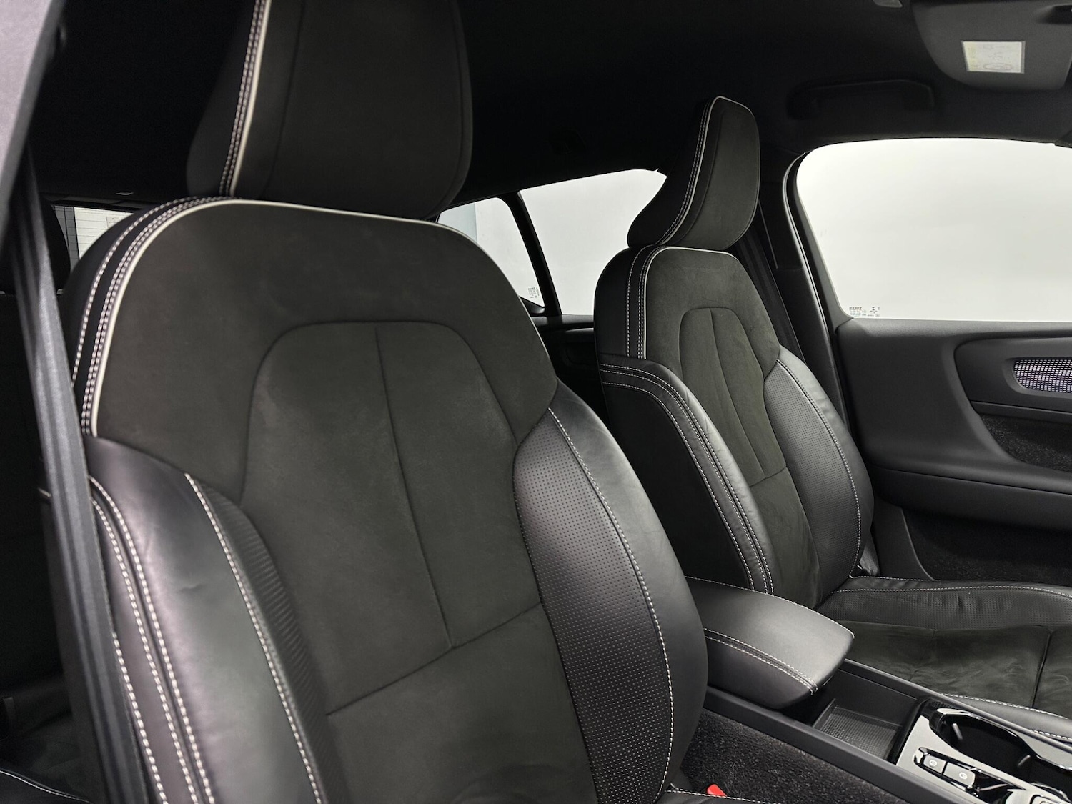 Used Volvo XC40 2021 for sale - 76878815: Photo 30