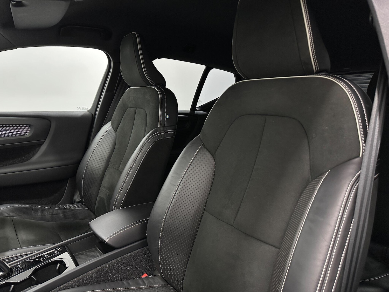 Used Volvo XC40 2021 for sale - 76878815: Photo 33