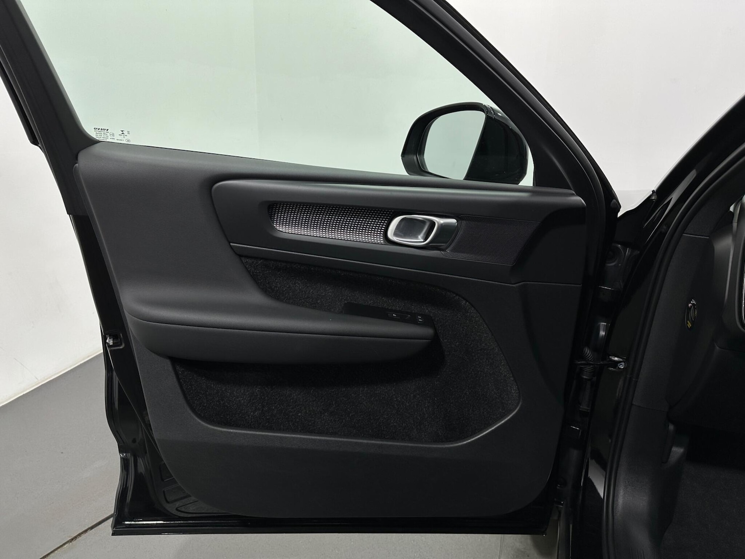 Used Volvo XC40 2021 for sale - 76878815: Photo 34