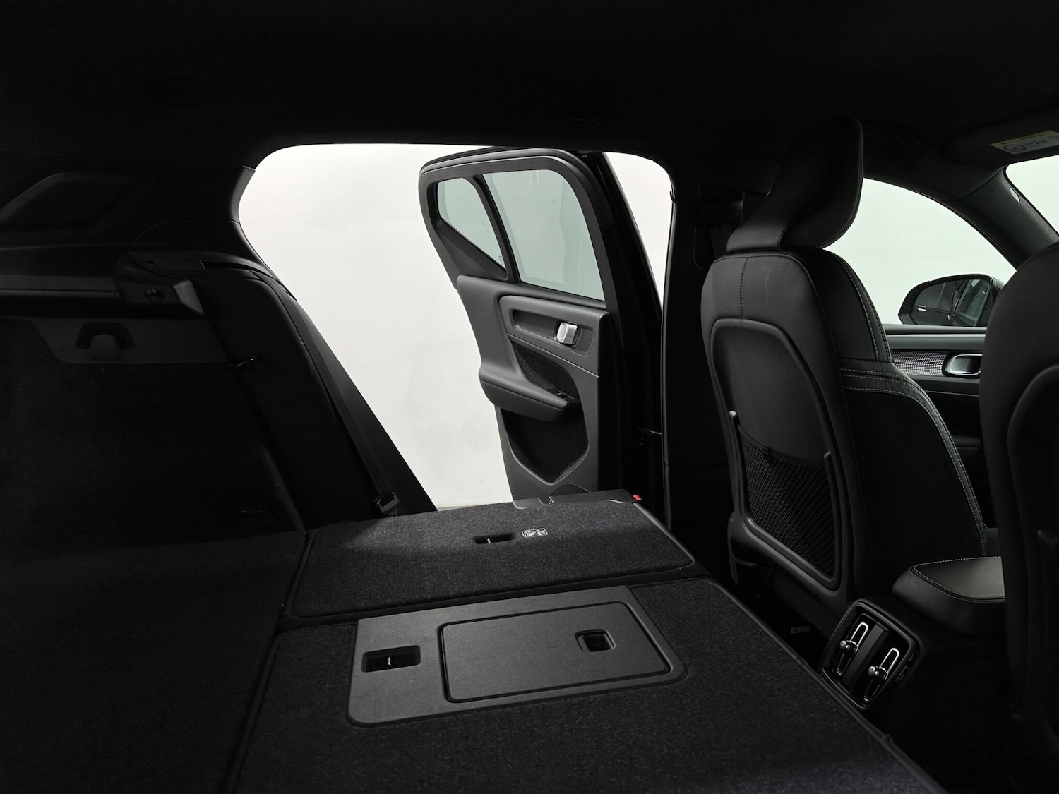 Used Volvo XC40 2021 for sale - 76878815: Photo 44