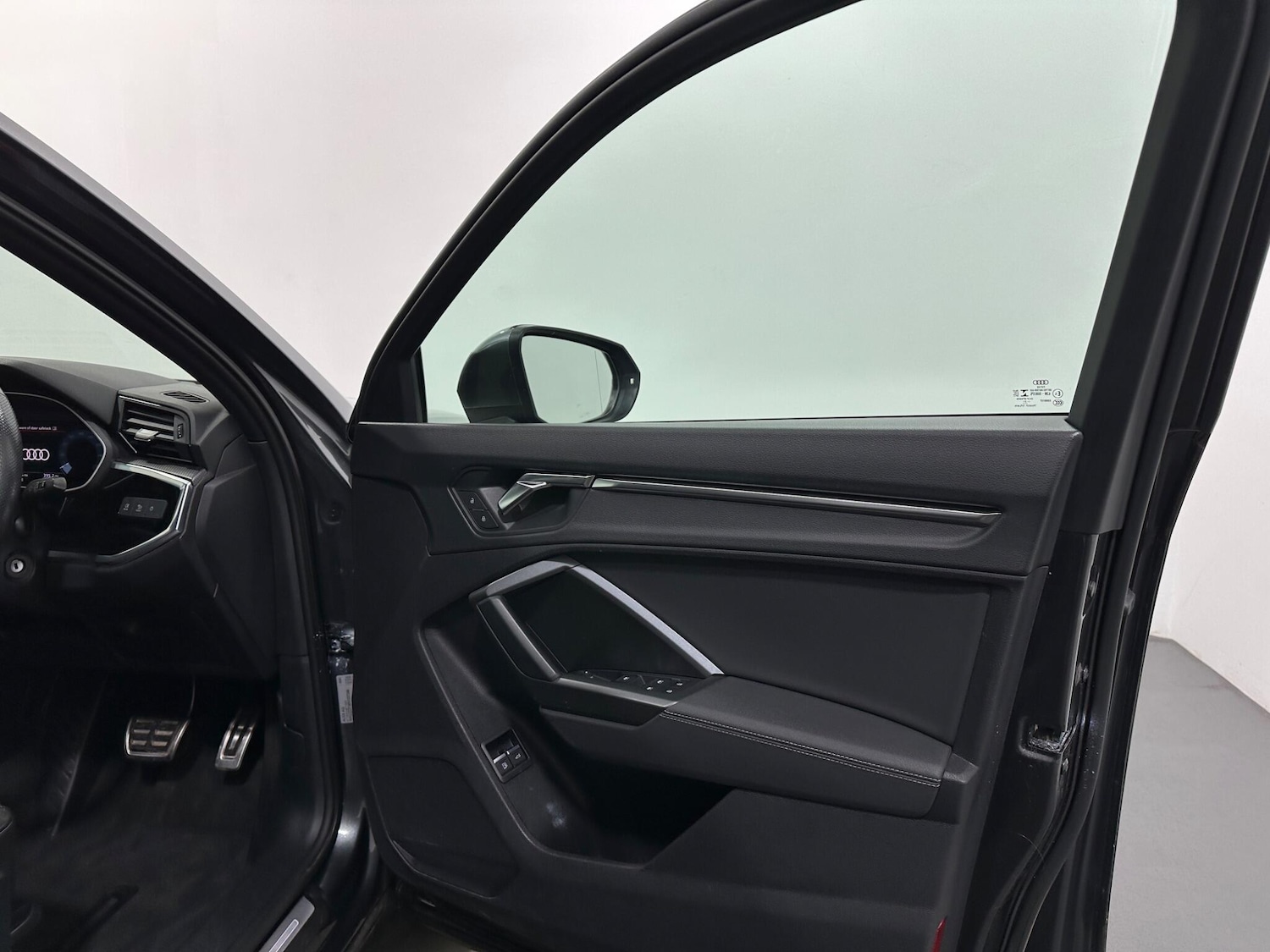 Used Audi Q3 2021 for sale - 77016119: Photo 32