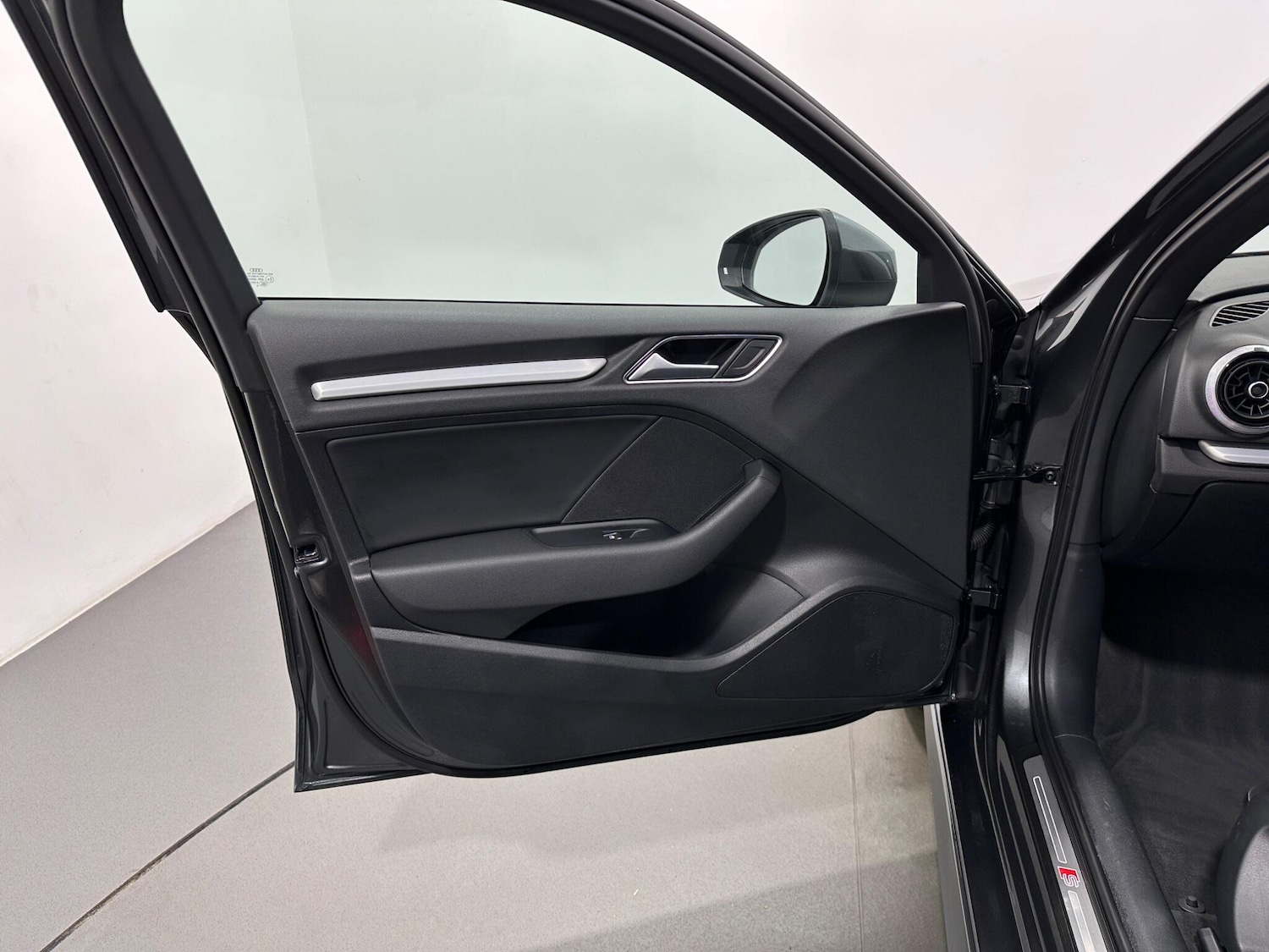 Used Audi A3 2017 for sale - 76899387: Photo 34