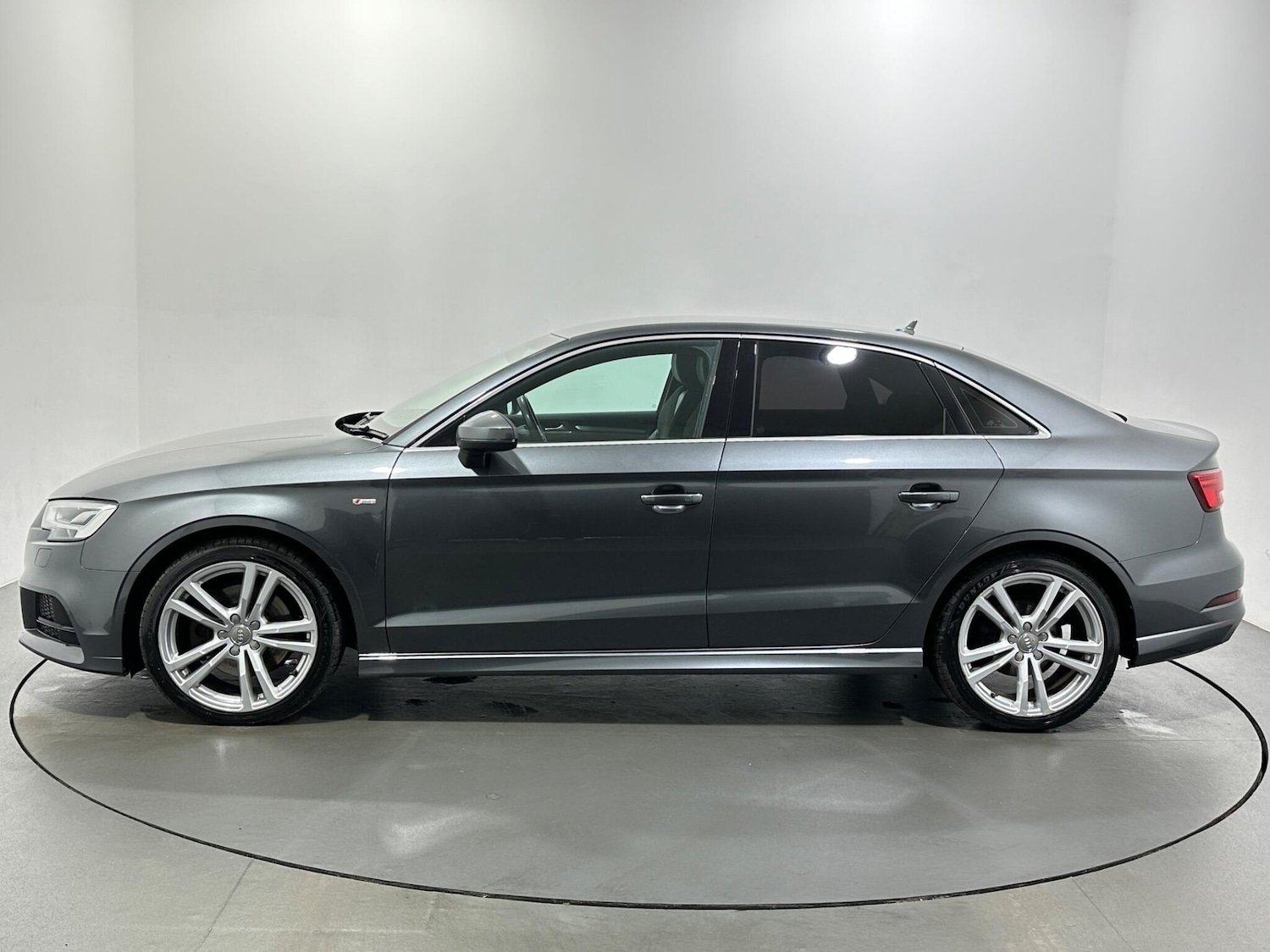 Used Audi A3 2017 for sale - 76899387: Photo 5