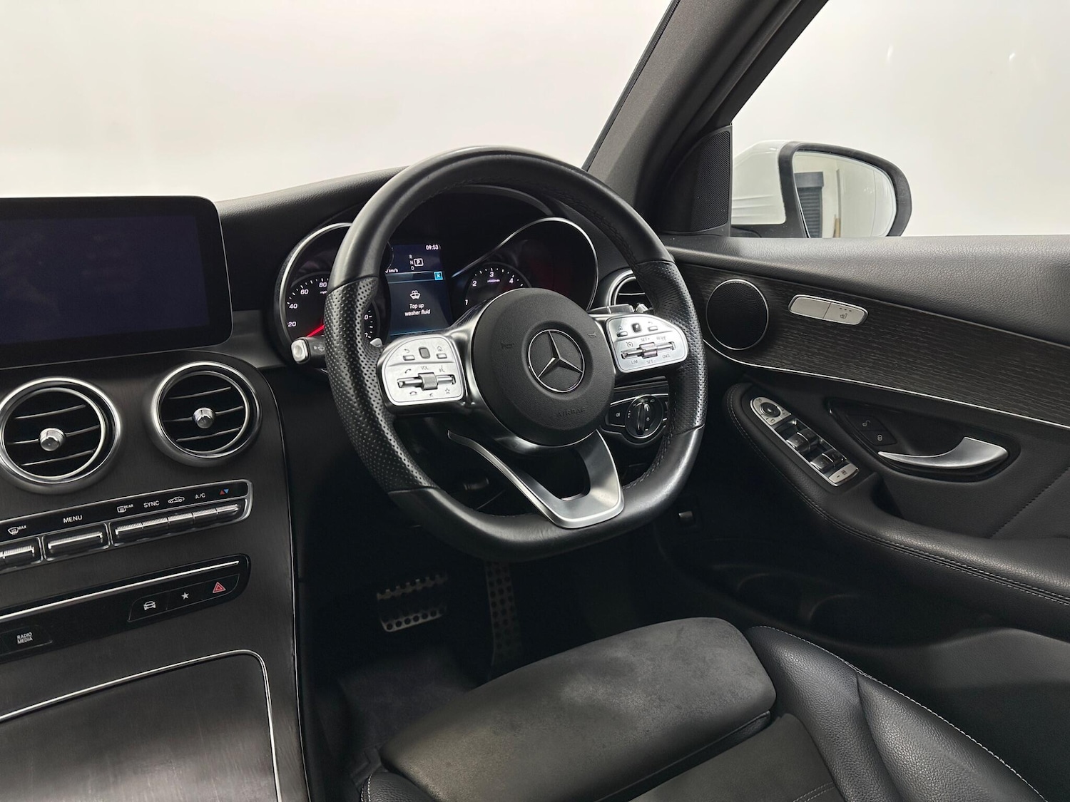 Used Mercedes-Benz GLC 2020 for sale - 76878504: Photo 11