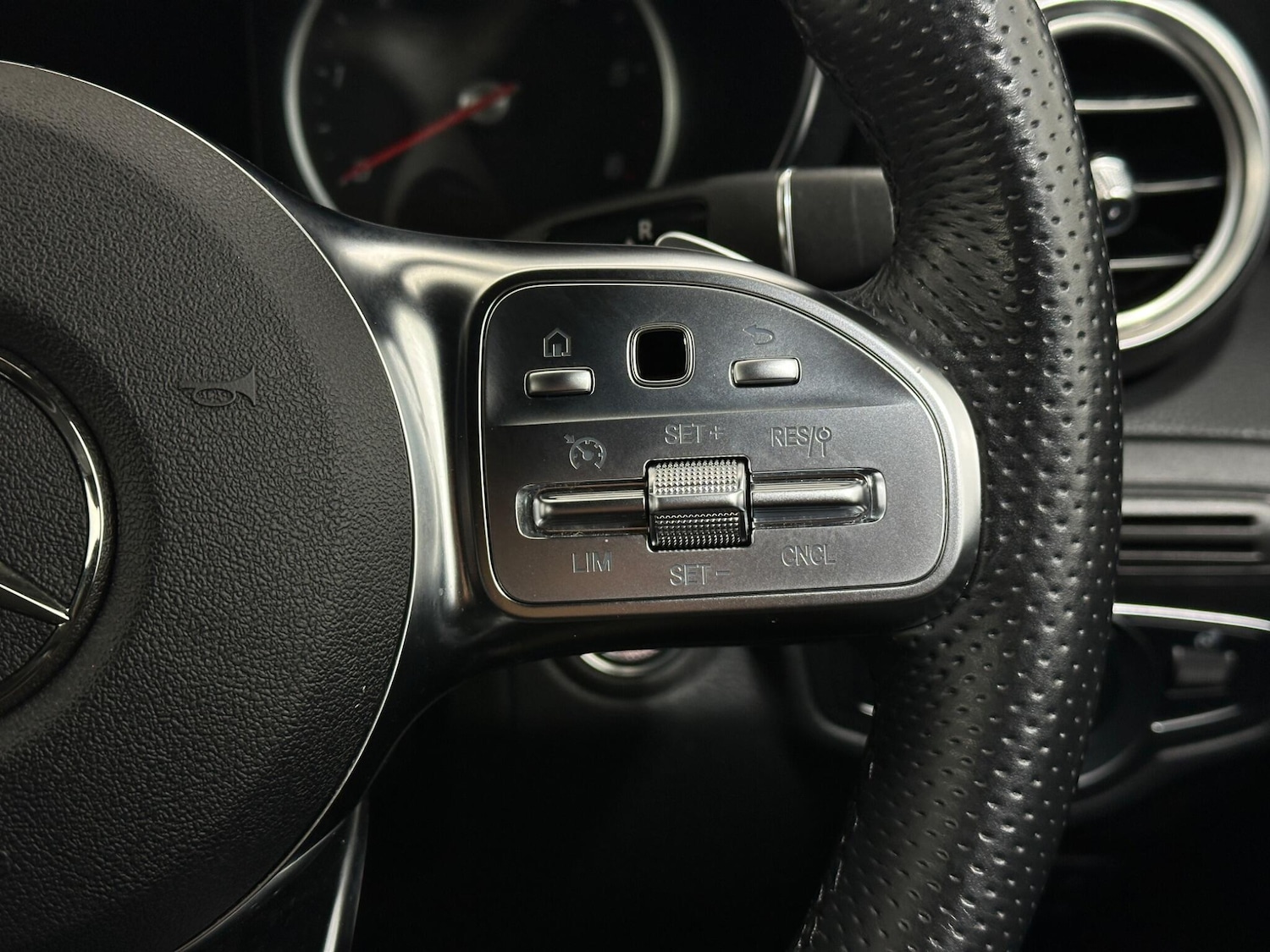 Used Mercedes-Benz GLC 2020 for sale - 76878504: Photo 15