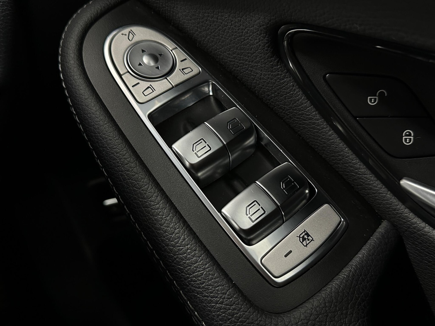 Used Mercedes-Benz GLC 2020 for sale - 76878504: Photo 18