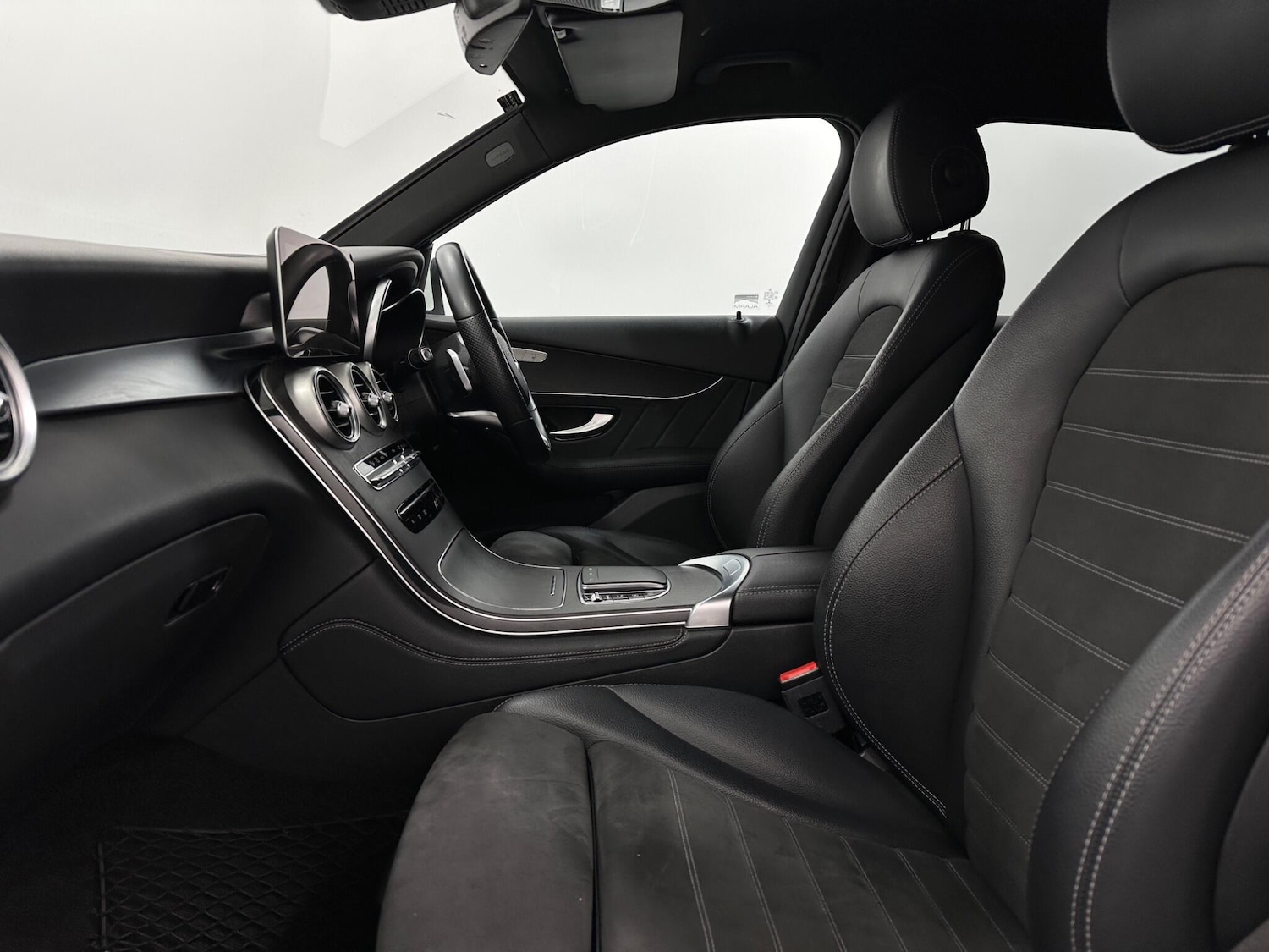 Used Mercedes-Benz GLC 2020 for sale - 76878504: Photo 34