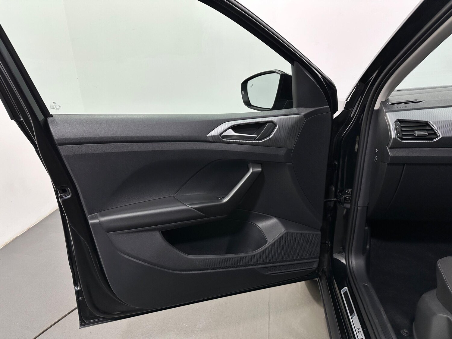 Used Volkswagen T-Cross 2022 for sale - 77723353: Photo 37