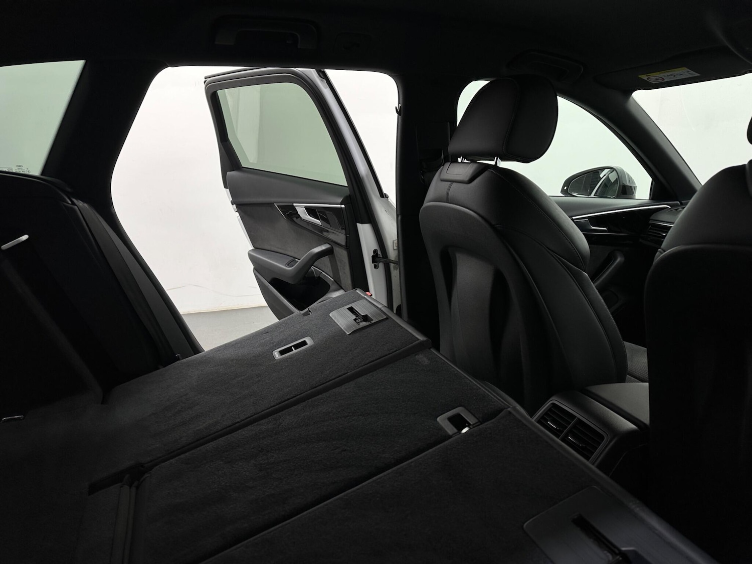 Used Audi A4 Avant for sale - 77565168: Photo 47