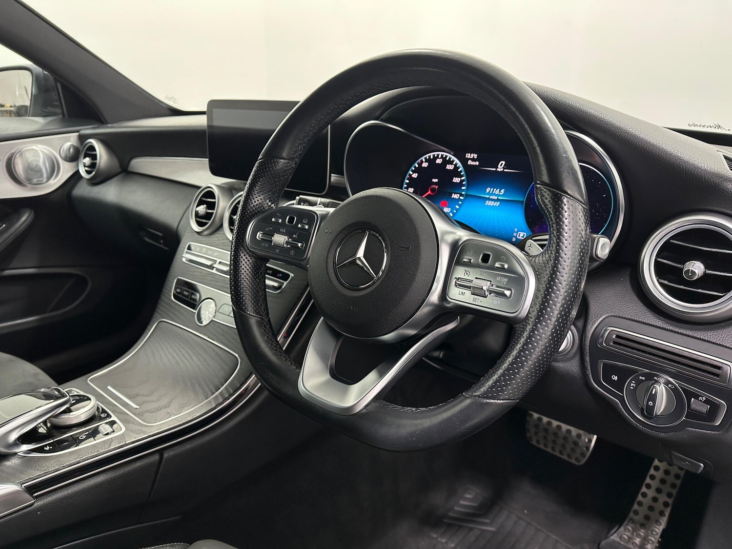 Used Mercedes-Benz C Class 2020 for sale - 76926082: Photo 10