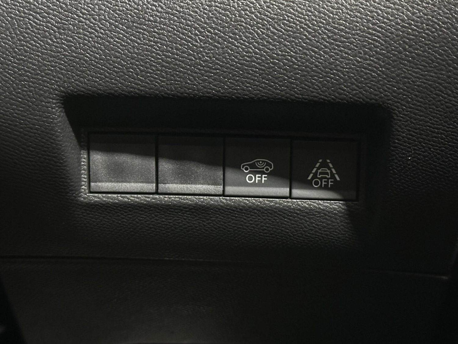 Used Peugeot 2008 2021 for sale - 76878588: Photo 17