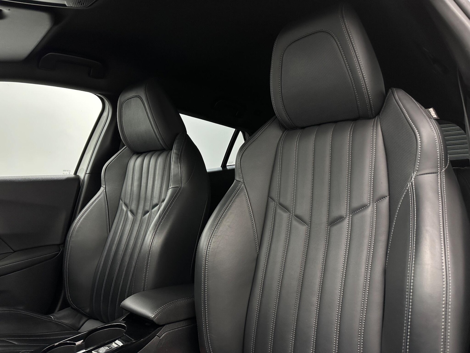 Used Peugeot 2008 2021 for sale - 76878588: Photo 34