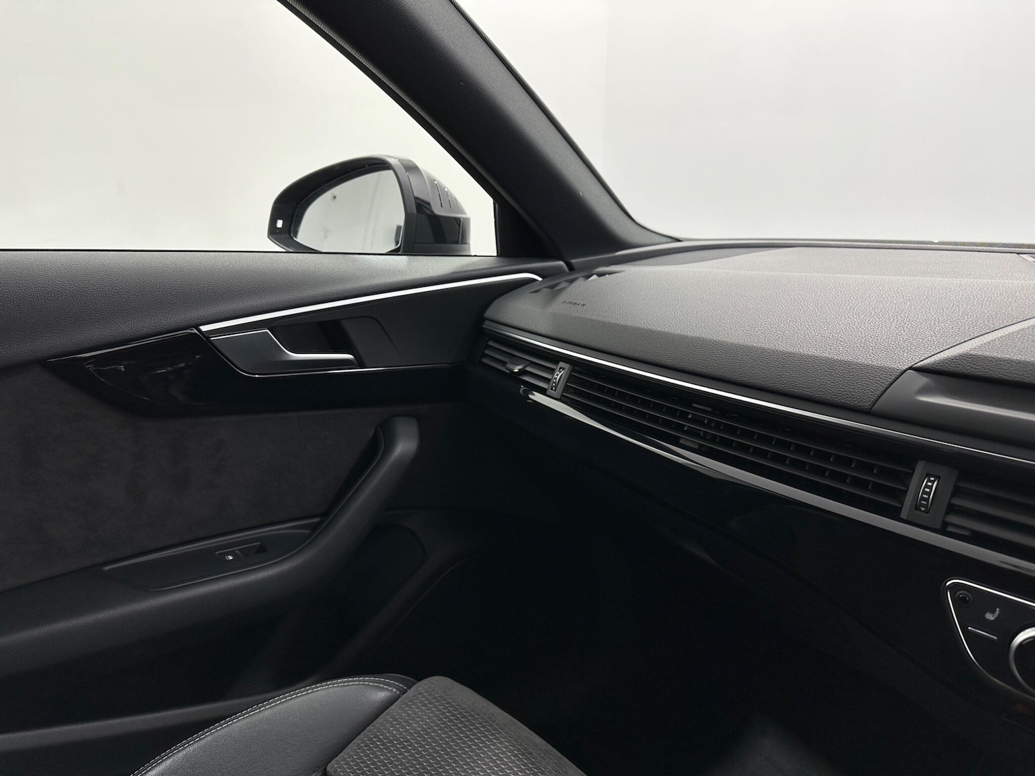 Used Audi A4 2019 for sale - 77441181: Photo 28