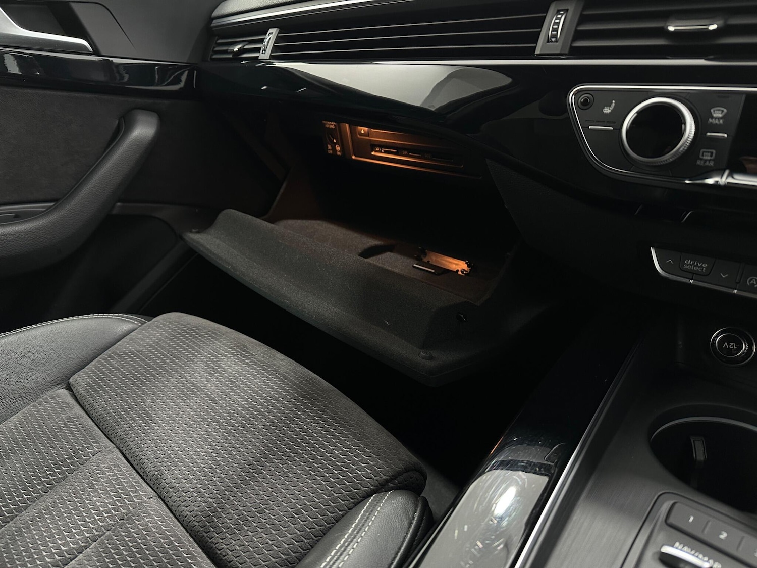 Used Audi A4 2019 for sale - 77441181: Photo 29