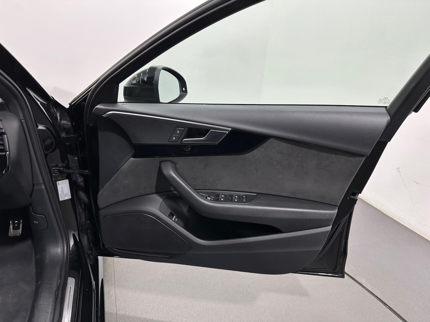 Used Audi A4 2019 for sale - 77441181: Photo 35