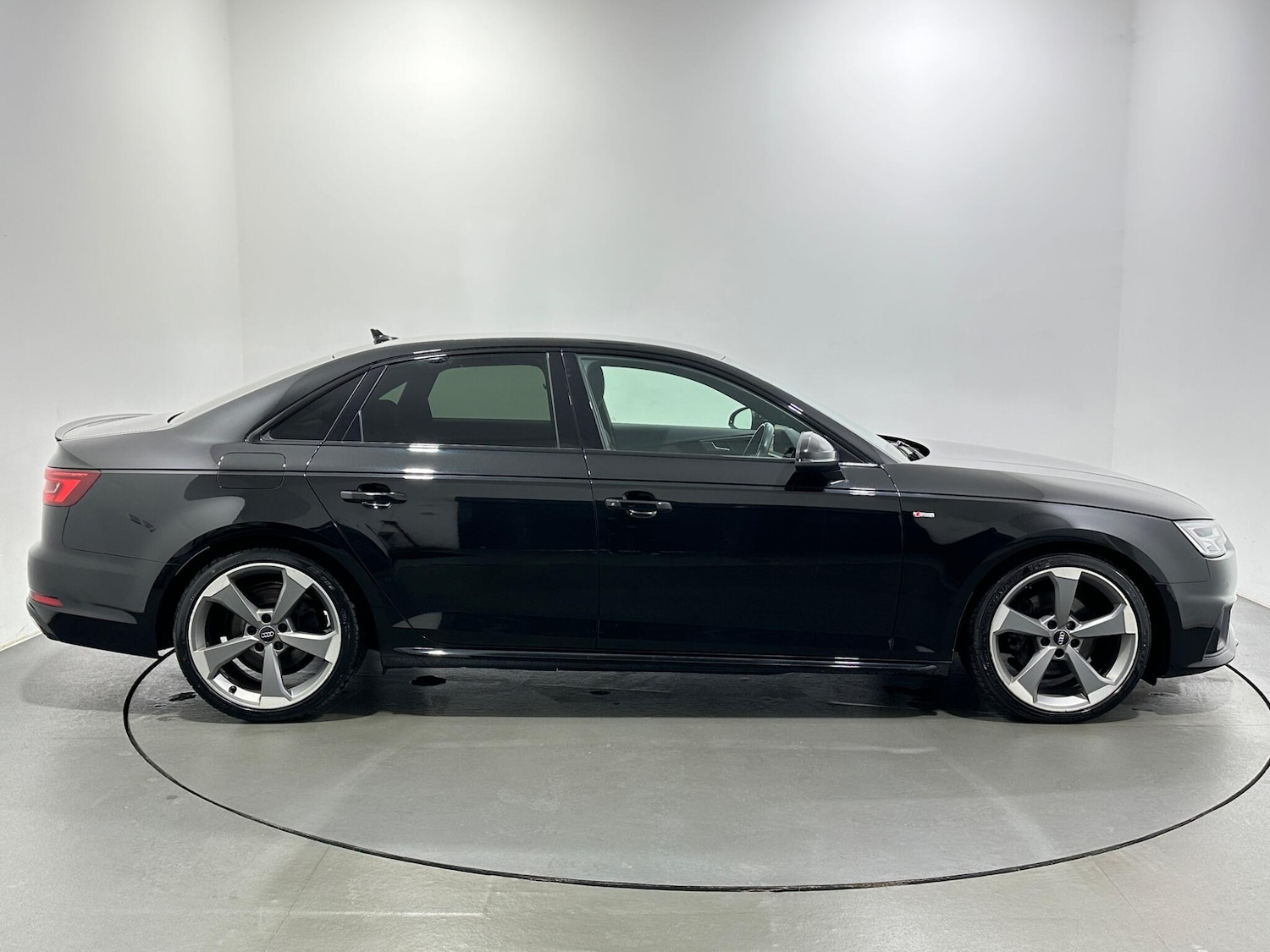 Used Audi A4 2019 for sale - 77441181: Photo 9