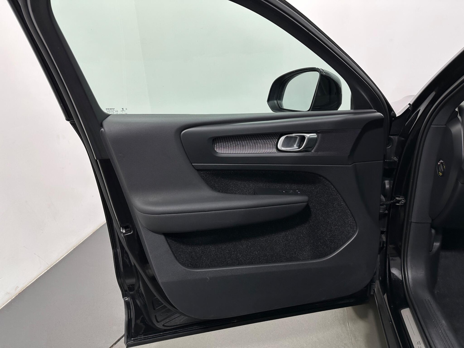 Used Volvo XC40 2020 for sale - 77202852: Photo 33