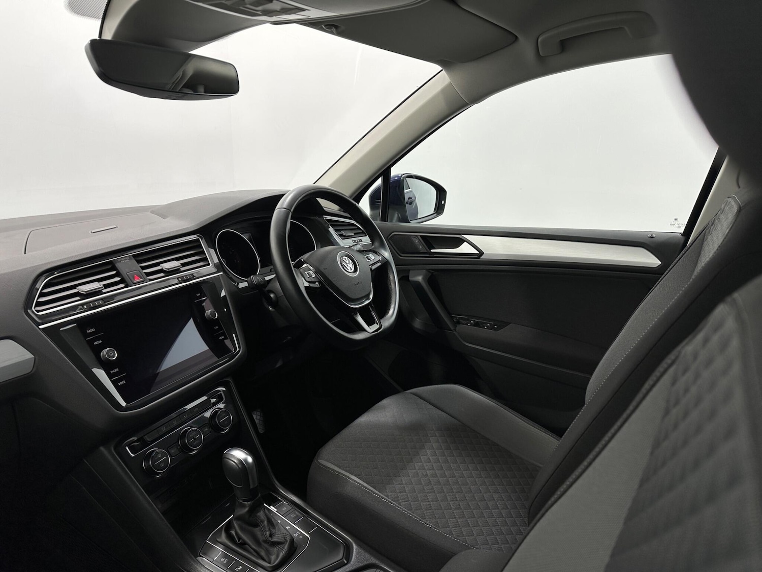 Used Volkswagen Tiguan 2020 for sale - 76878840: Photo 29