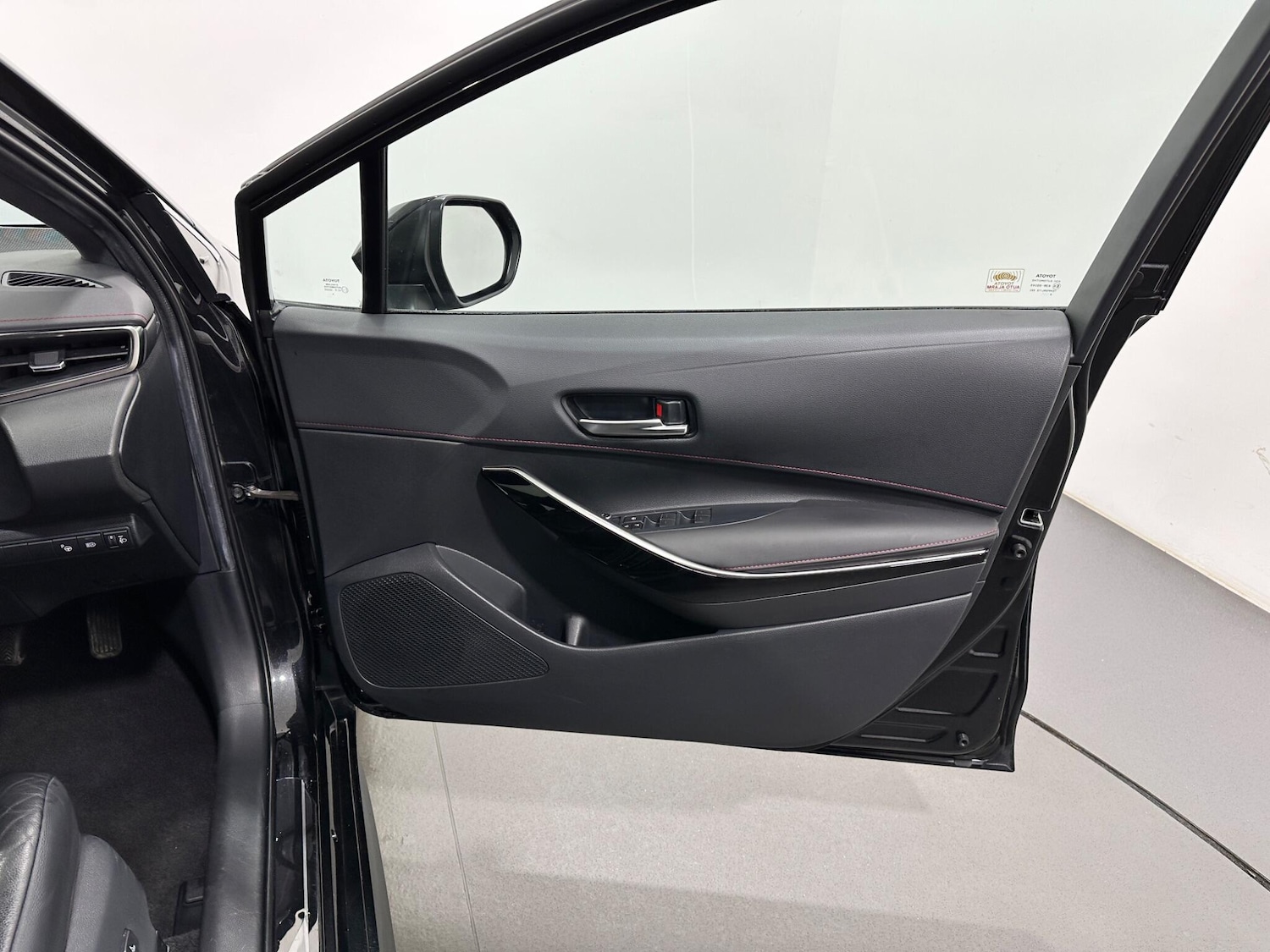 Used Toyota Corolla 2019 for sale - 77612302: Photo 32