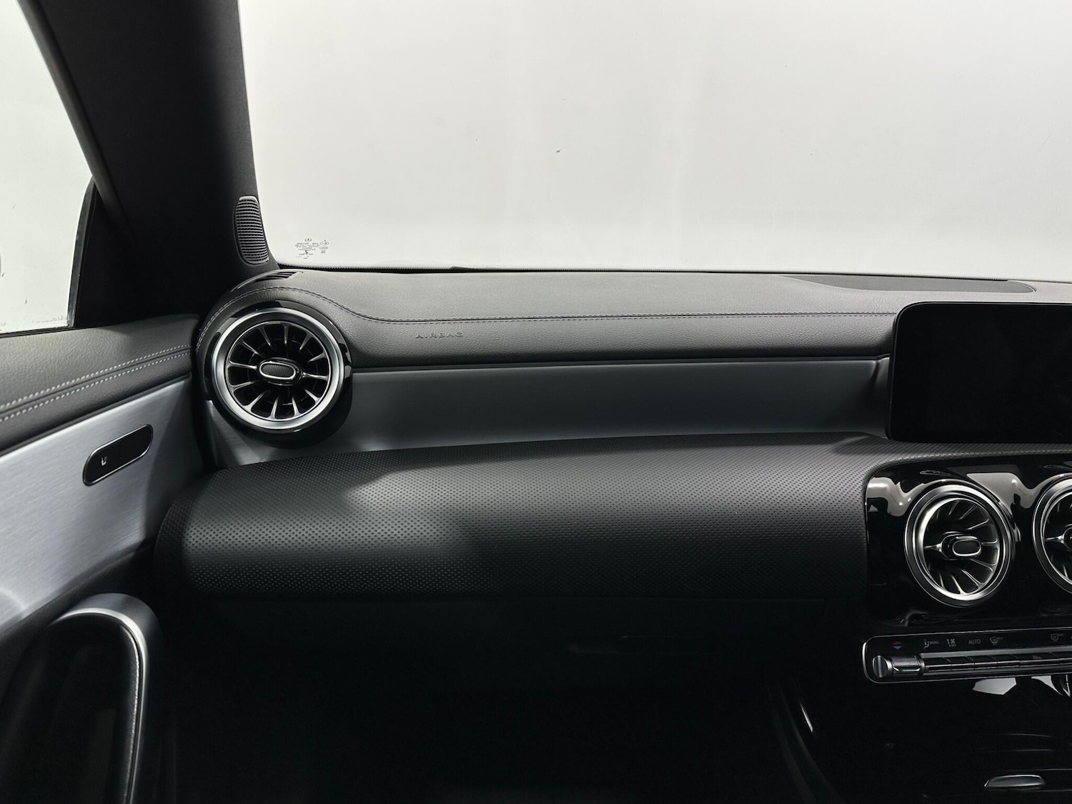 Used Mercedes-Benz CLA 2021 for sale - 77550756: Photo 31