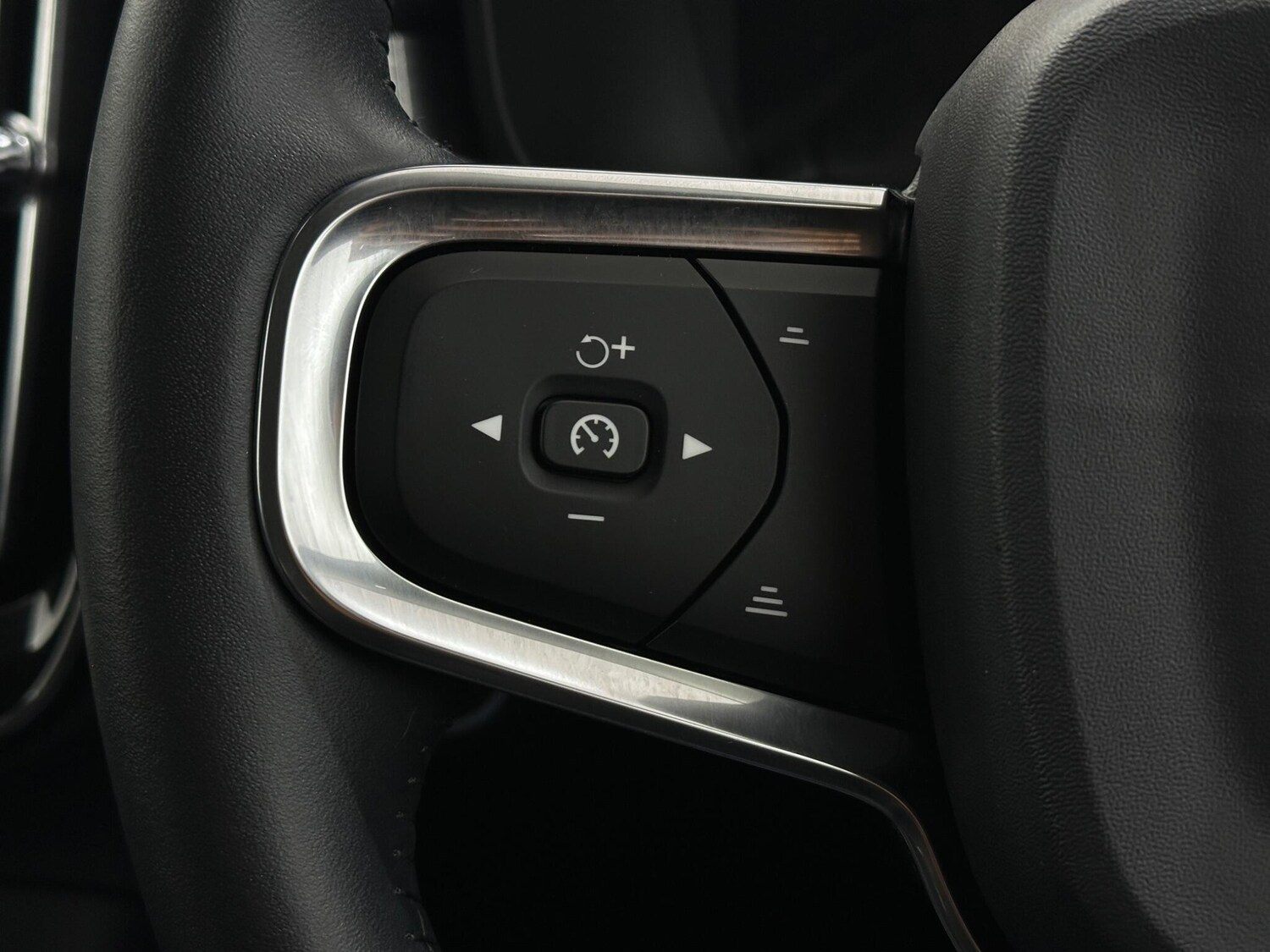 Used Volvo XC40 2018 for sale - 76878549: Photo 13