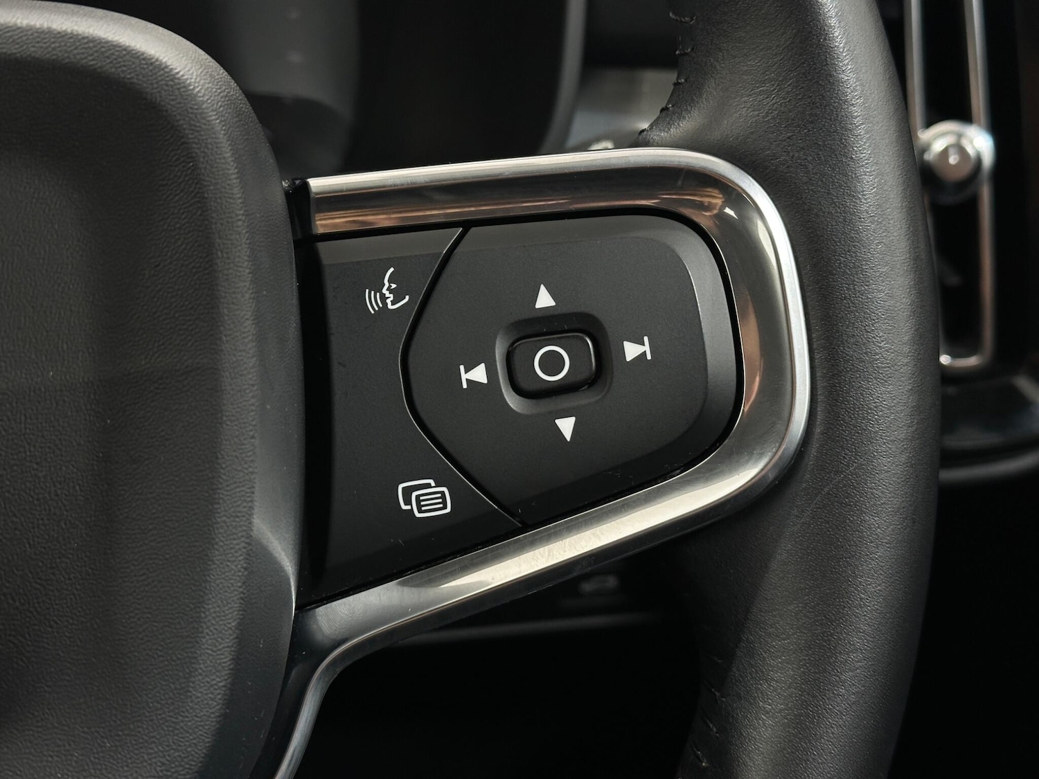 Used Volvo XC40 2018 for sale - 76878549: Photo 14