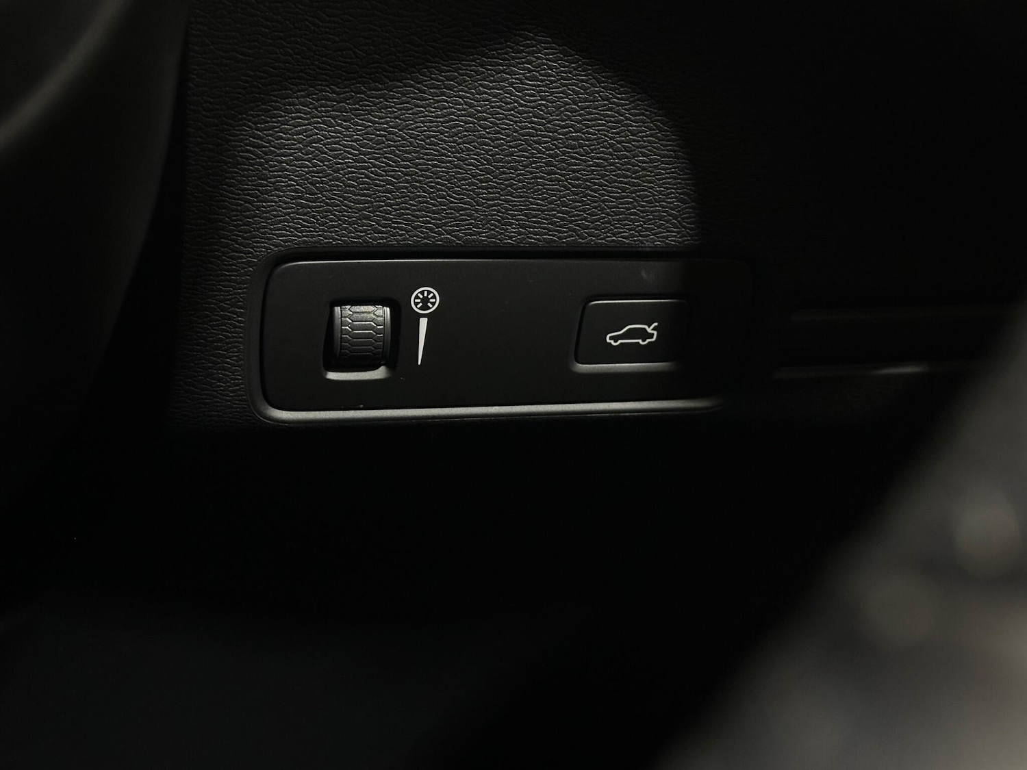 Used Volvo XC40 2018 for sale - 76878549: Photo 16