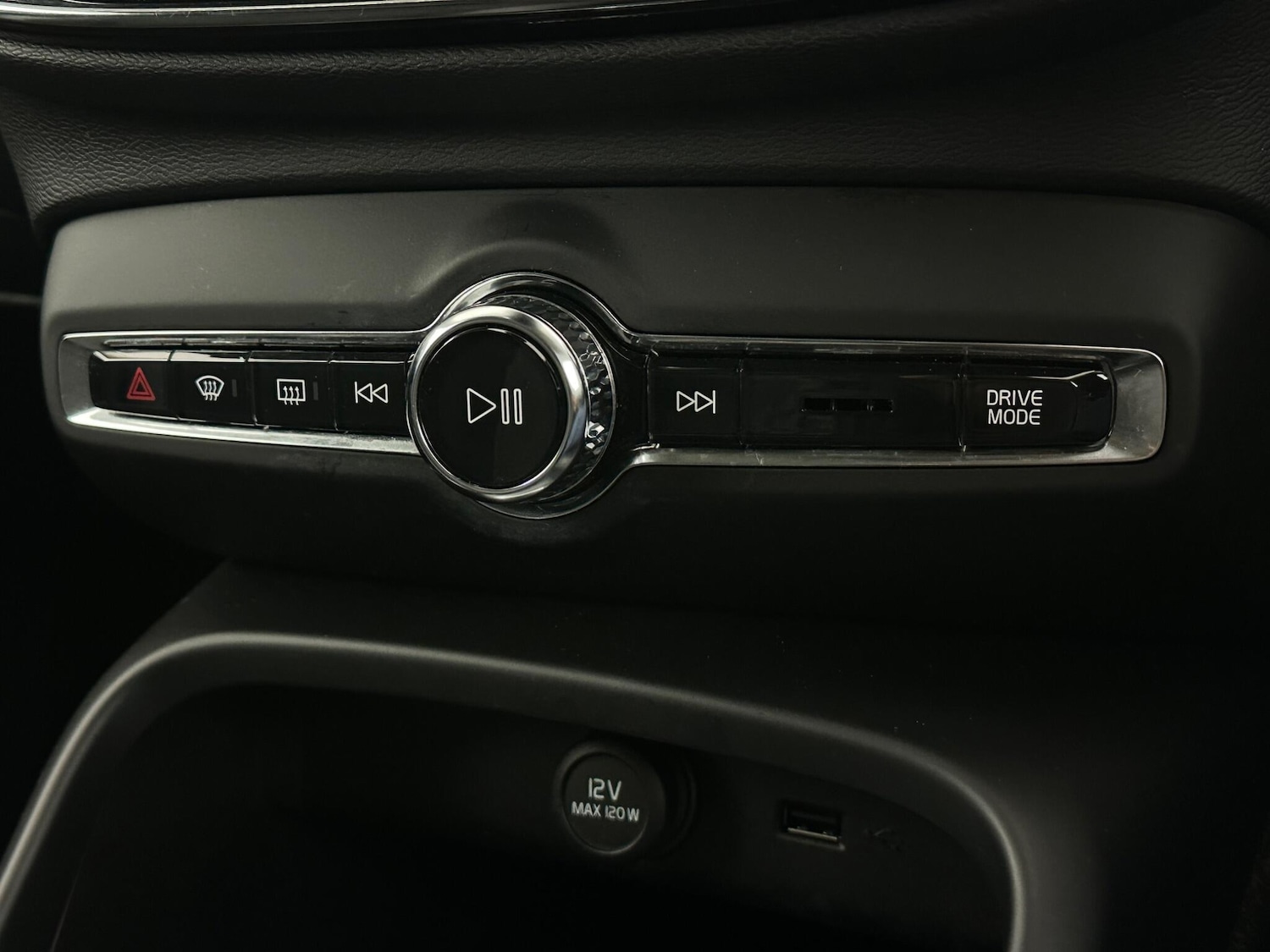 Used Volvo XC40 2018 for sale - 76878549: Photo 20