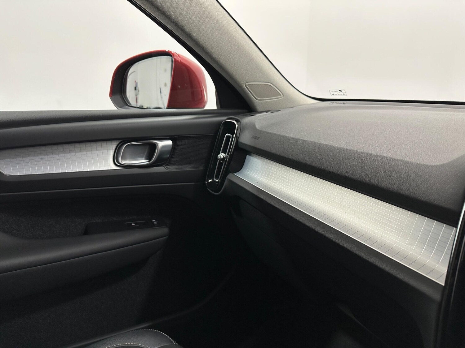 Used Volvo XC40 2018 for sale - 76878549: Photo 24