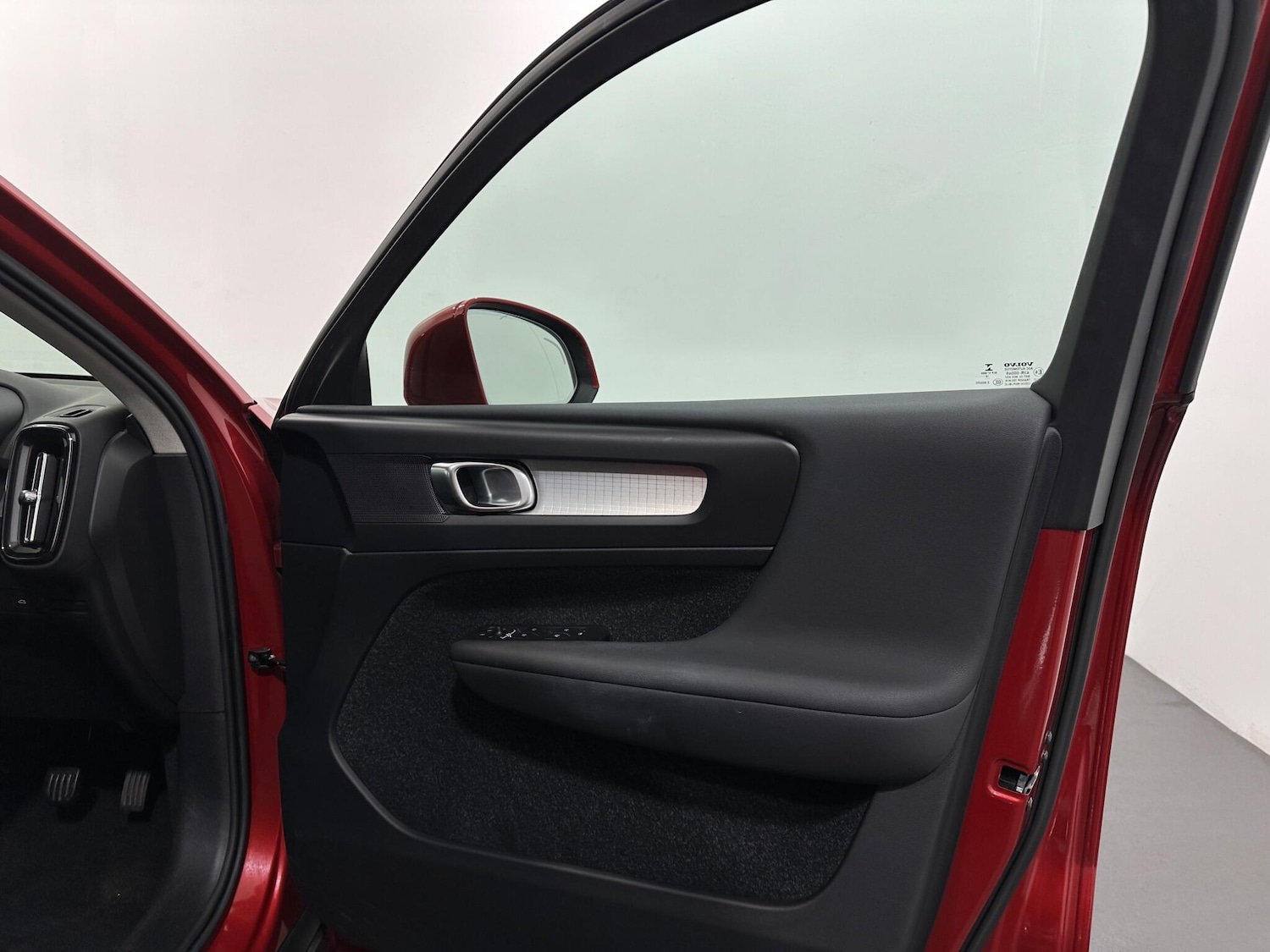 Used Volvo XC40 2018 for sale - 76878549: Photo 30