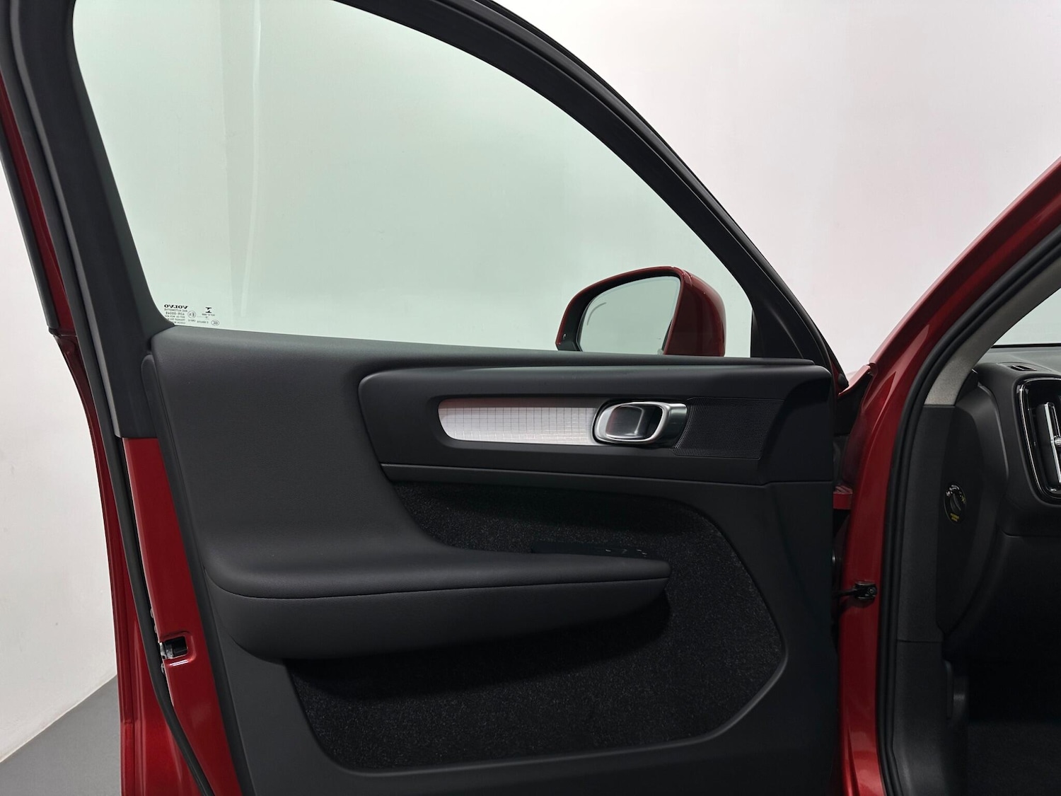 Used Volvo XC40 2018 for sale - 76878549: Photo 34